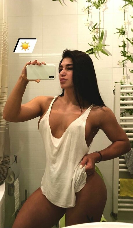 Daria Shuer model nude image