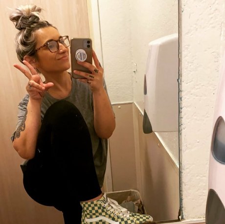 emilyrenee94 pretty pornstar img