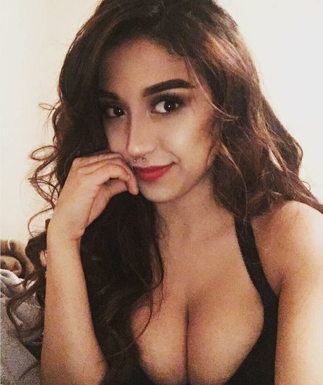 Alexandra Nicole exclusive pornstar images