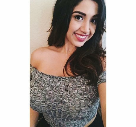 Alexandra Nicole model best pic