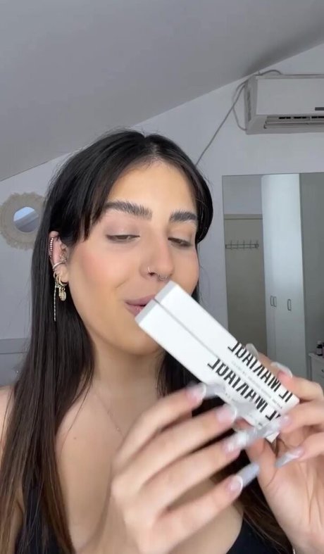 Almog Bismuth model free picture