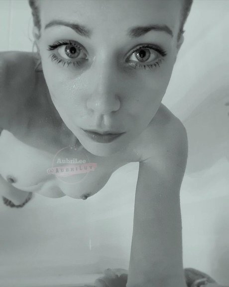 aubriluv model sexy pictures