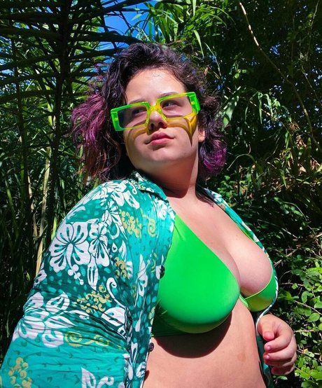 Karol Lannes model sexy pic