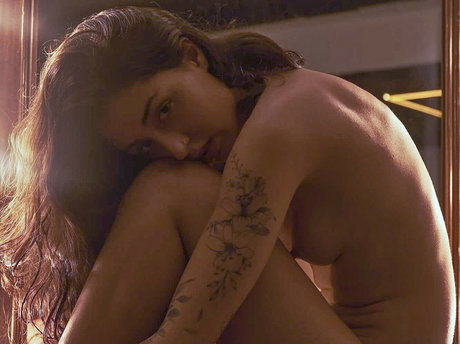 _naissance model sex gallery