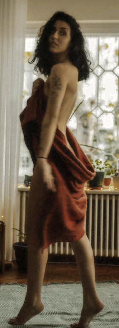 _naissance art actress picture