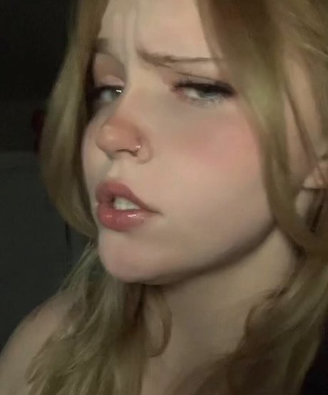 yours___truly___sav1 art model gallery