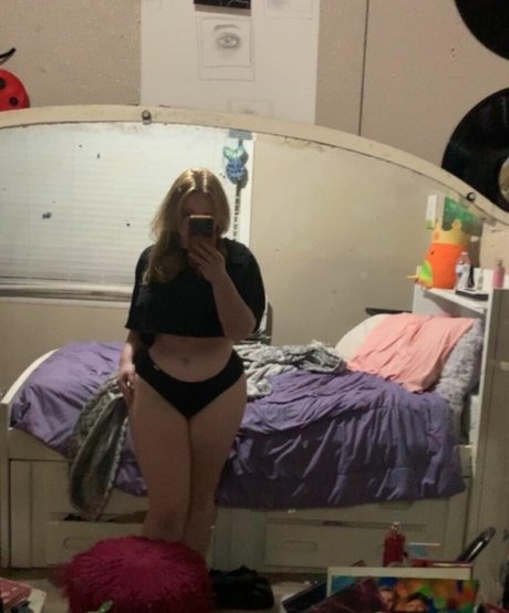 yours___truly___sav1 star nice photos