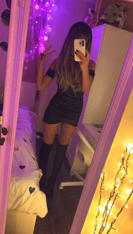 Myropesbunny hot model pic