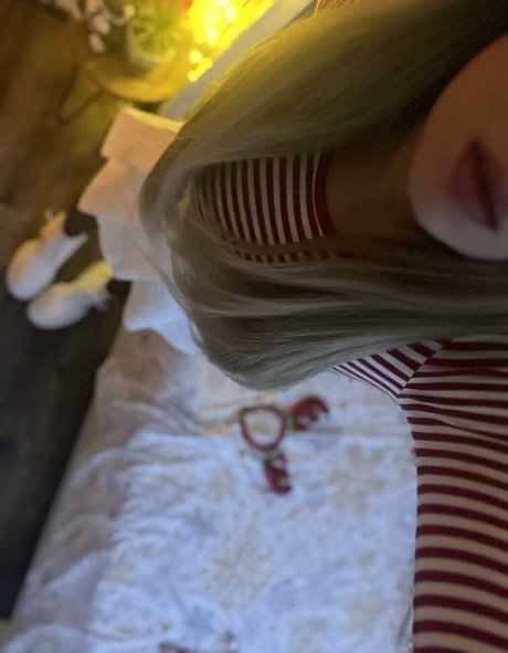 Myropesbunny model nudes photo