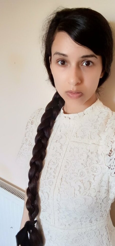 Mirabella Estella model sex images