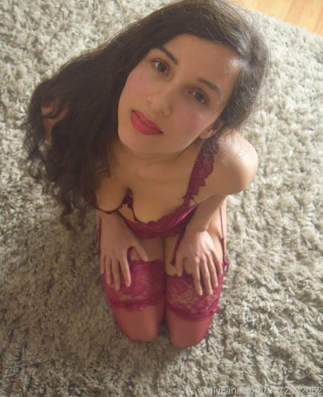 Mirabella Estella high quality actress photos