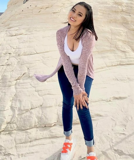 magabyof star art photos