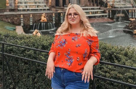 Julia Chegodar pornstar nice img