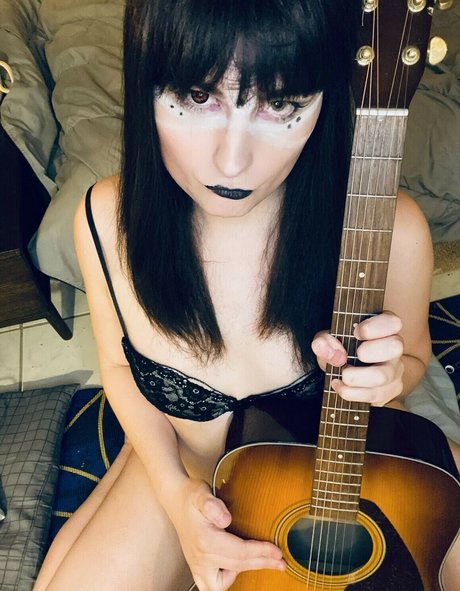 Ava Shade adult model archive