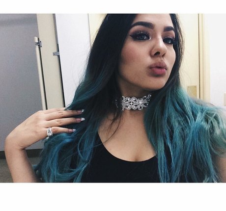 Esmeralda Quintero model adult img