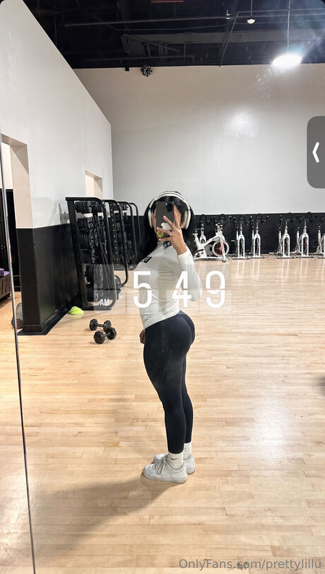 Prettylillu model perfect photo