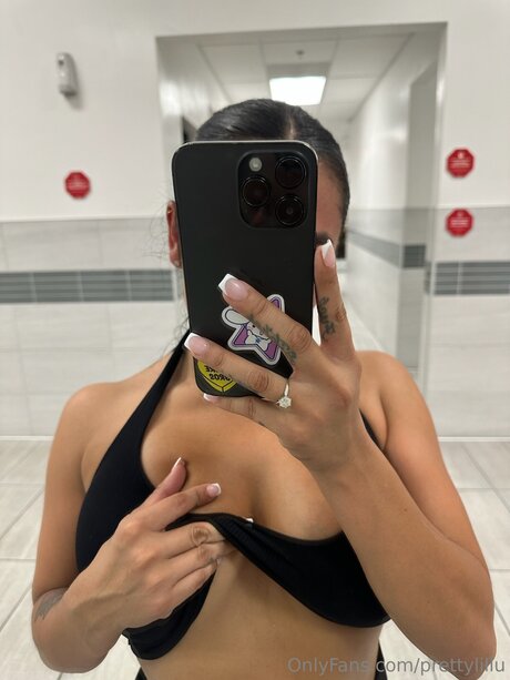 Prettylillu model nice pics