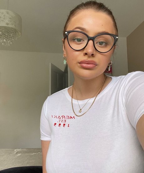 Eleanor Evans erotic star archive