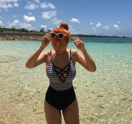 Chen model art photos