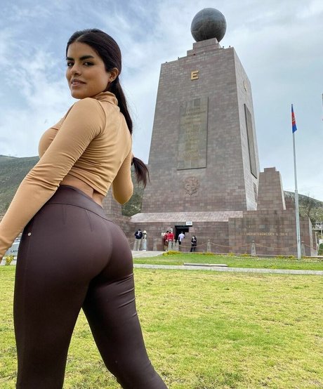 Jesi Quirola star free galleries