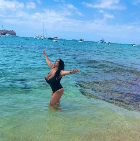 Valeria Vela model nude pics