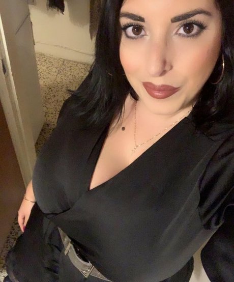 Valeria Vela art model photo