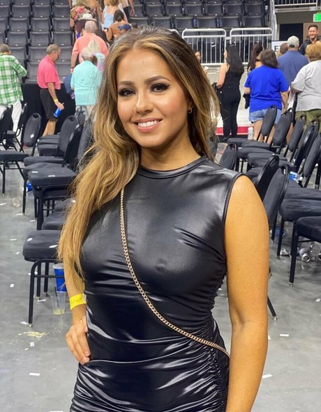 mariefromtheblock1 model top image