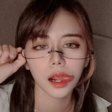 HyunIris nice model pic