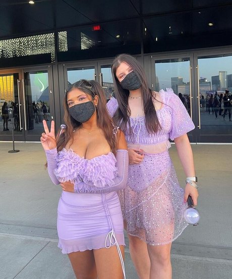 Sml Prsn actress galleries