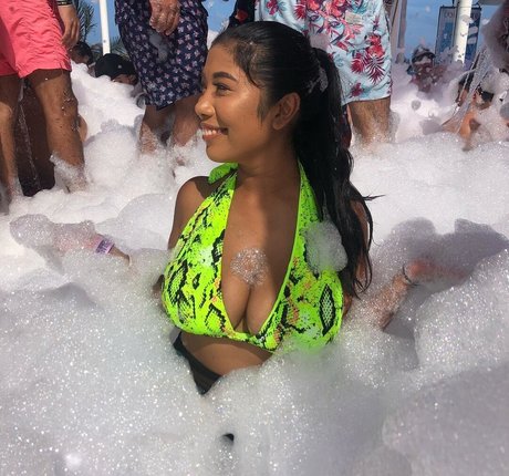 Sml Prsn pornographic actress gallery