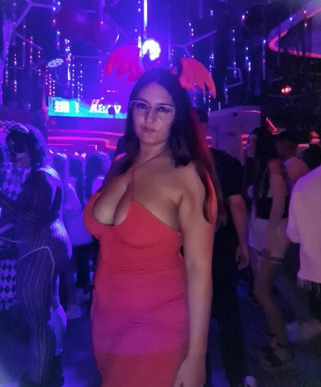 Ann Cygnus naked model galleries