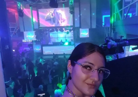 Ann Cygnus model free gallery