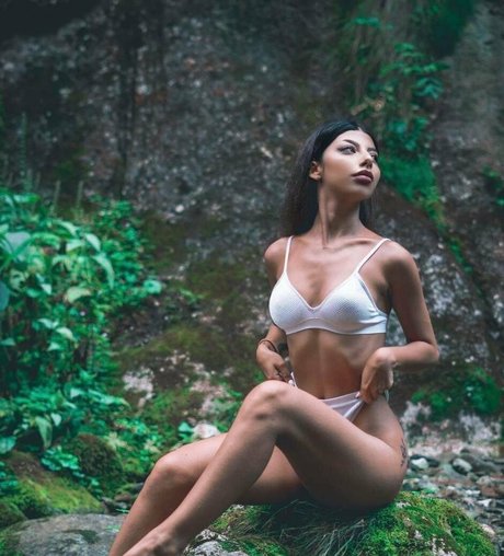 alecsandraa a nudes model pics