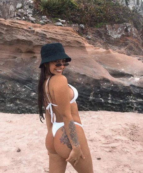 Wuritanaaa model perfect image