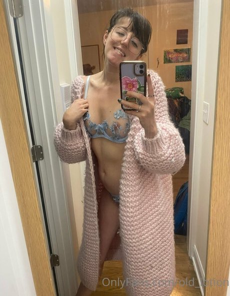 Lotion Wizard pornstar nudes pic