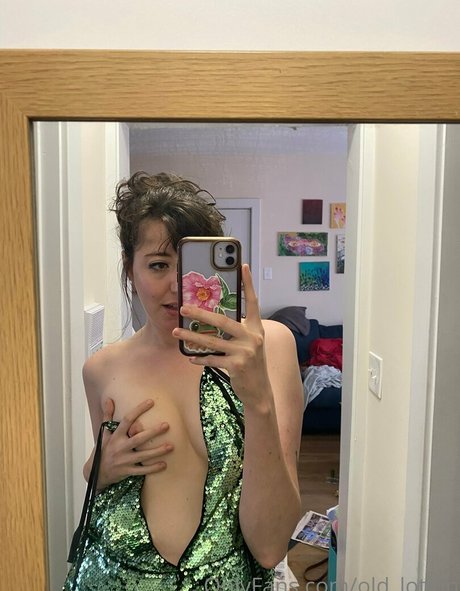 Lotion Wizard model nude pic