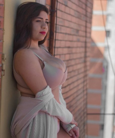 Kimberly Hdeez pornstar top img