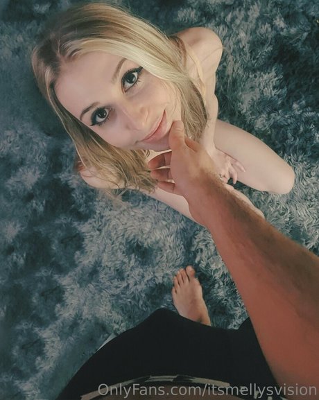 itsmellyvision hot actress images