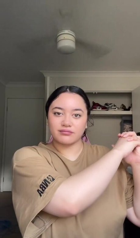 Carragh Mahuika star nude galleries