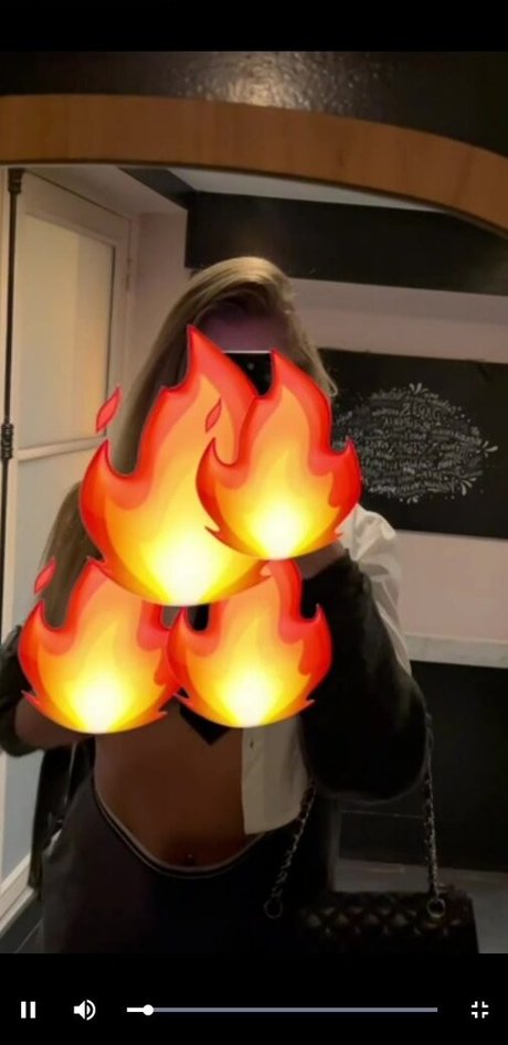 Yoly Lpda9 star sex photo