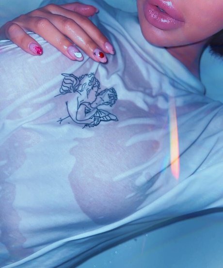 ralucaerr nude model gallery