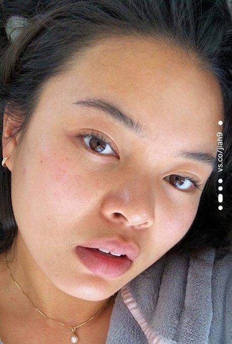 Kattjia model hd img