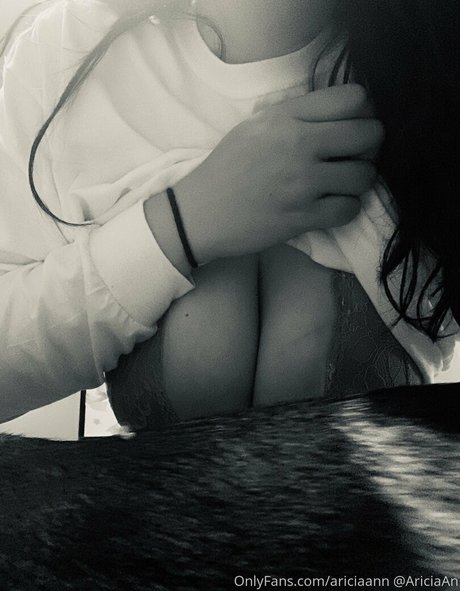 Aricia Ann art model pics