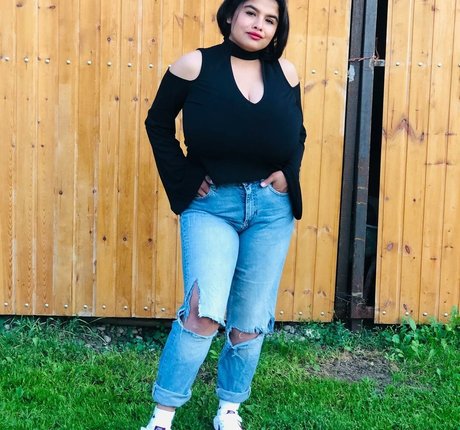 Melannia hd pornstar gallery