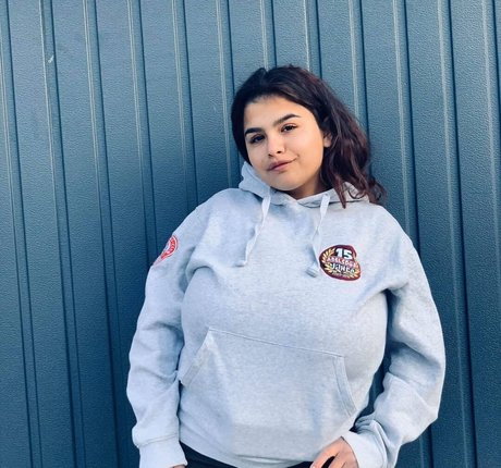 Melannia nude pornstar photos