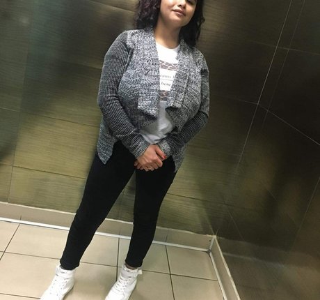 Melannia naked model photos