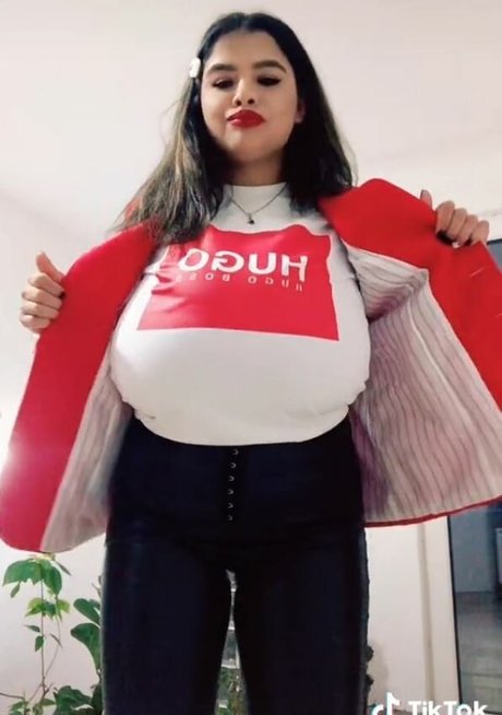 Melannia adult model pictures