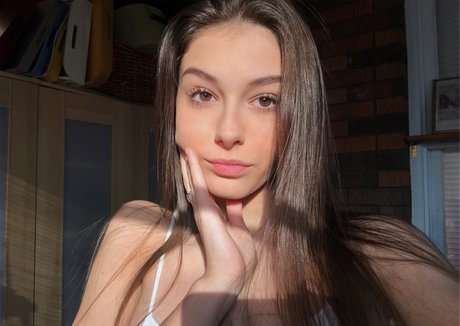 brunettestarbucksaddict beautiful actress images