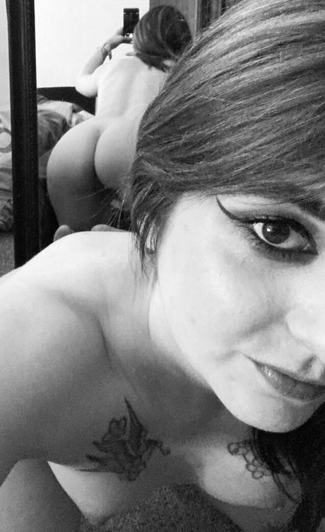 hollyvictoriauk adult star photos