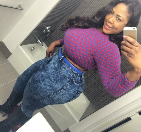 curvy star onlyfans hot xxx gallery